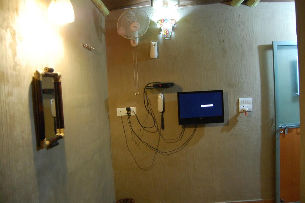 Shri Guest House Варанаси Стая снимка