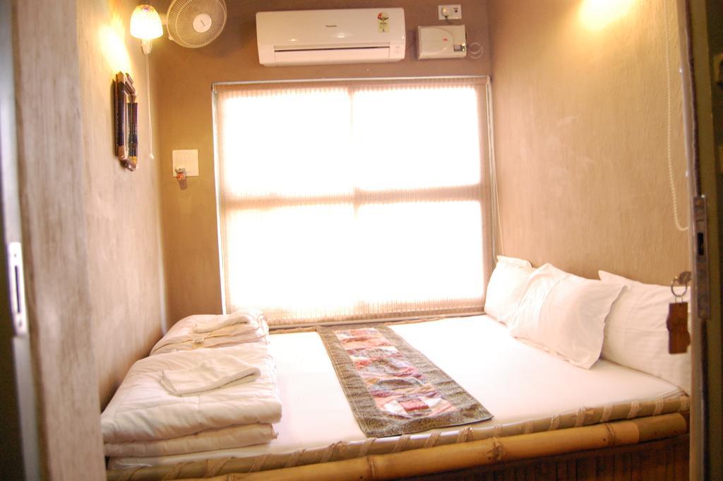 Shri Guest House Варанаси Стая снимка