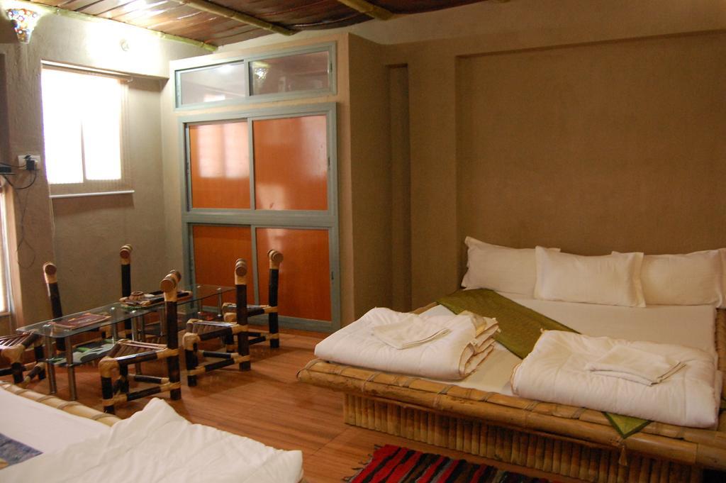Shri Guest House Варанаси Стая снимка