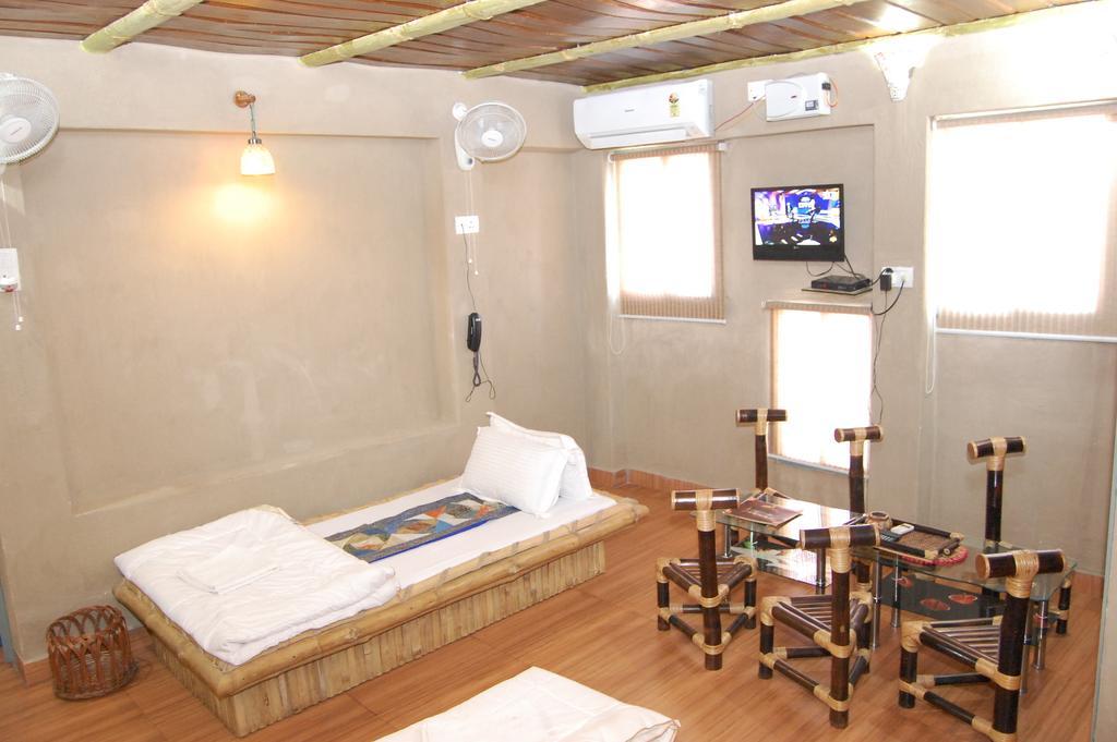 Shri Guest House Варанаси Стая снимка