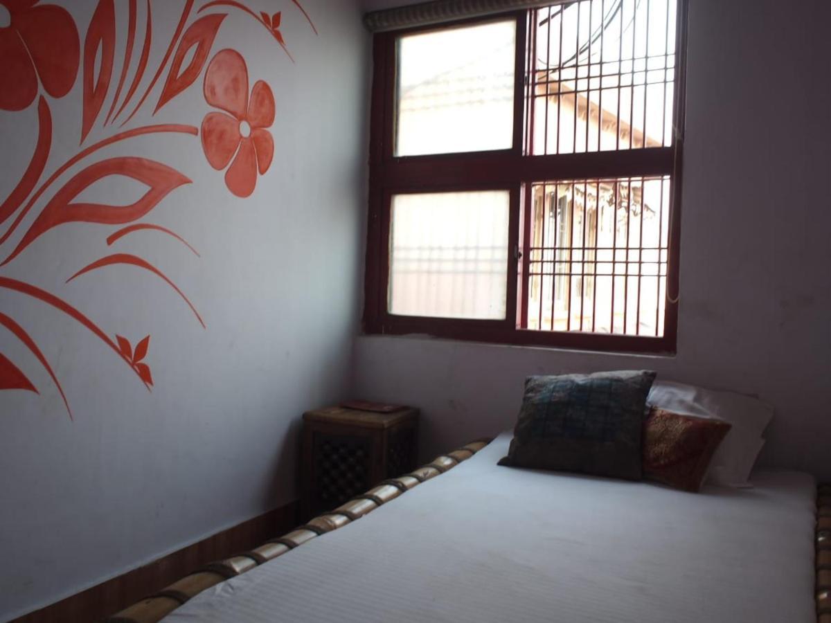 Shri Guest House Варанаси Екстериор снимка