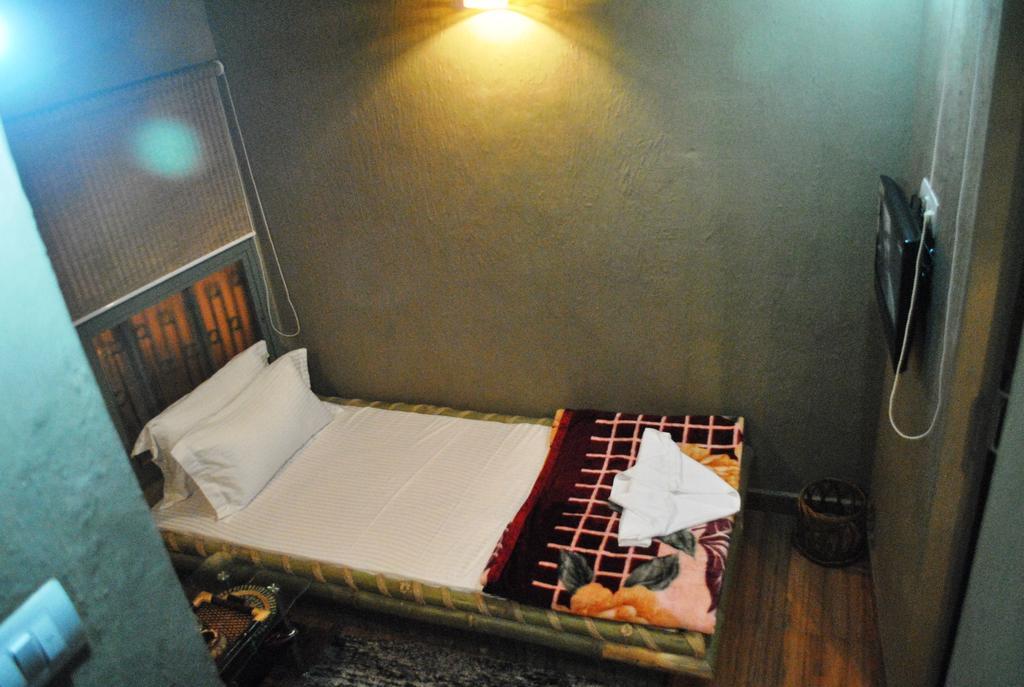 Shri Guest House Варанаси Стая снимка