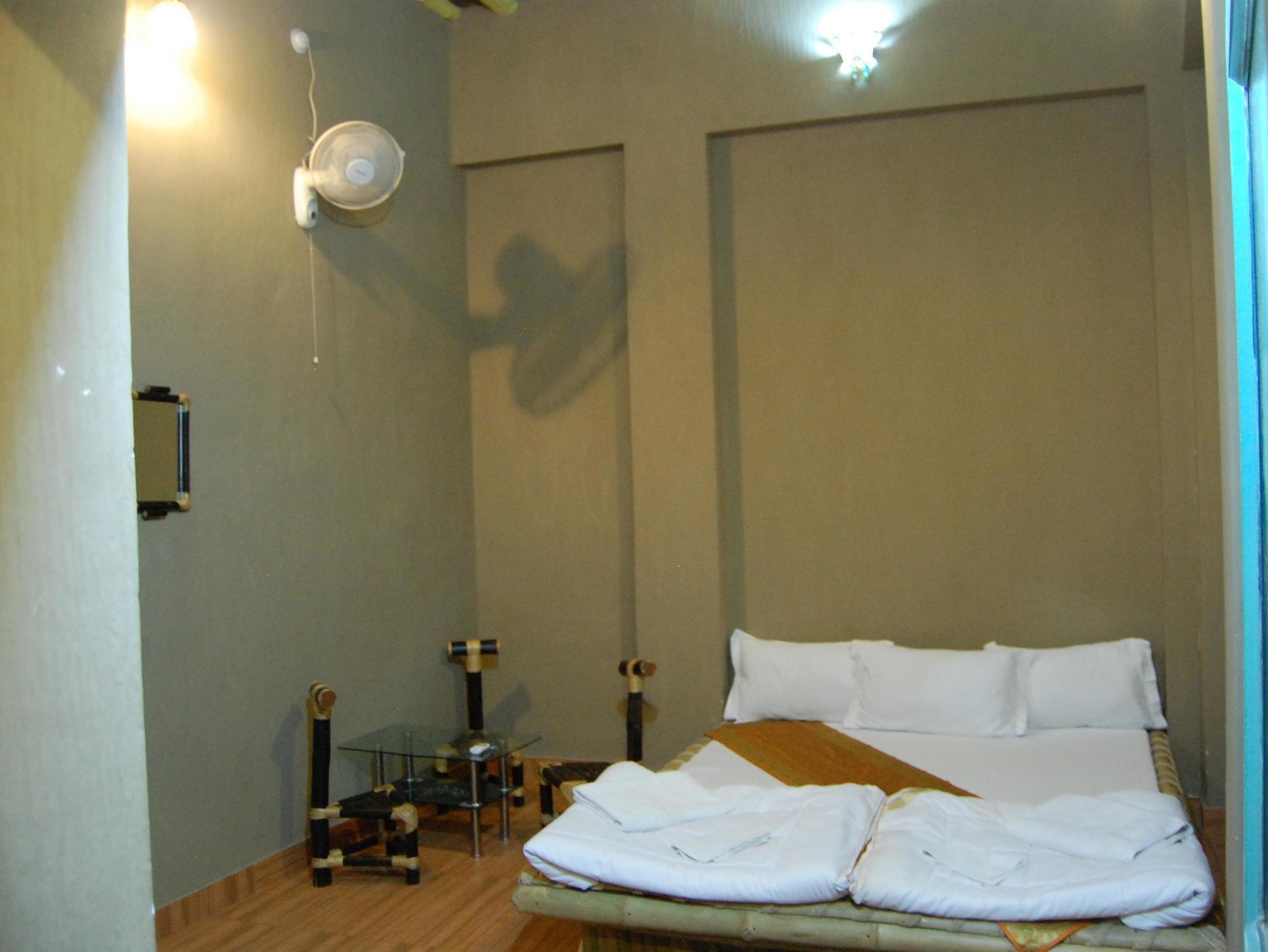 Shri Guest House Варанаси Екстериор снимка