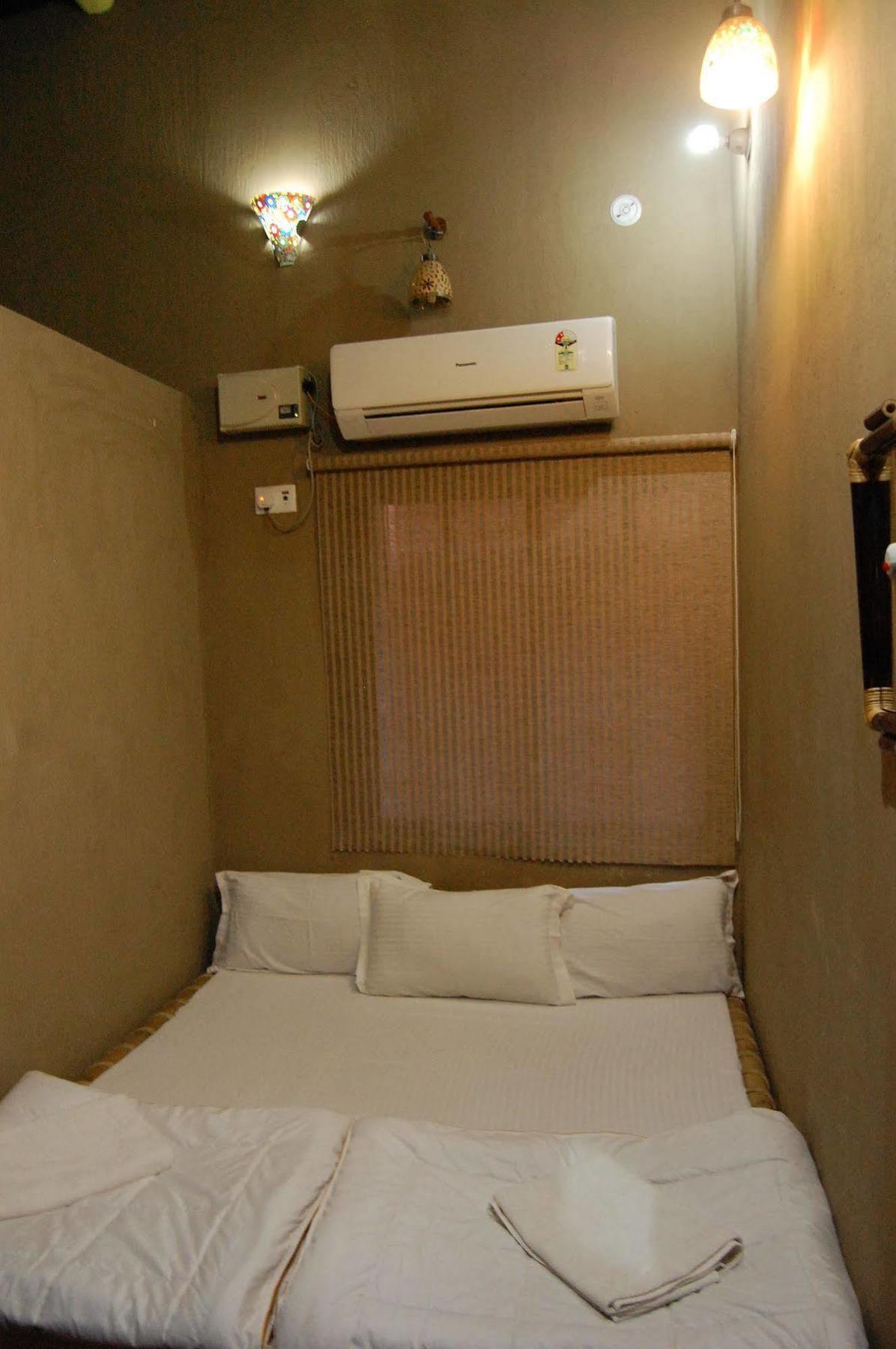 Shri Guest House Варанаси Екстериор снимка