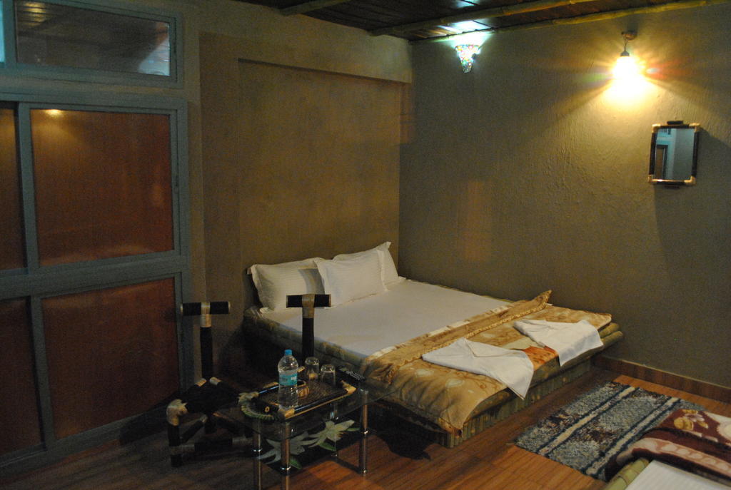 Shri Guest House Варанаси Екстериор снимка